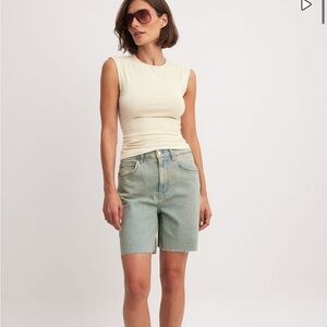 NA-KD NWT distressed vintage mom shorts